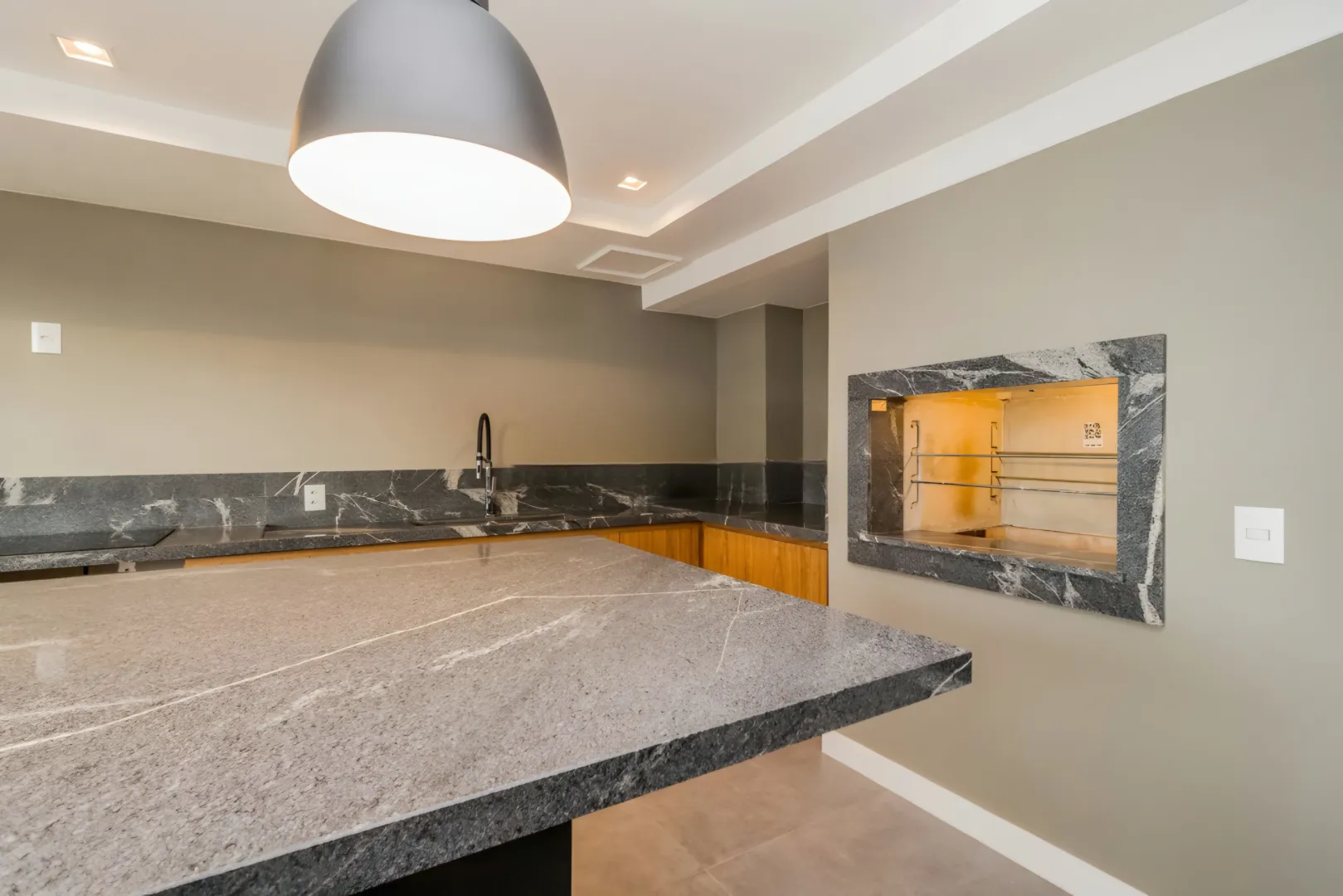 R$ 795.000 - &Oacute;TIMO APARTAMENTO GARDEN - 66M2 - 1 DORM - 2 VAGAS - DEP&Oacute;SITOS Rua Auxiliadora Porto Alegre - 
