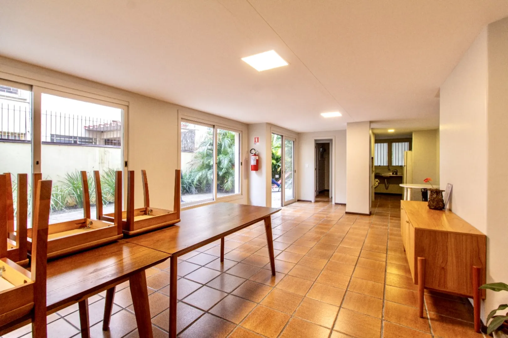 R$ 450.000 - APARTAMENTO - 58M2 - 2 DORM - SACADA - BANHEIRO - 1 VAGA Rua São Luís Porto Alegre - 