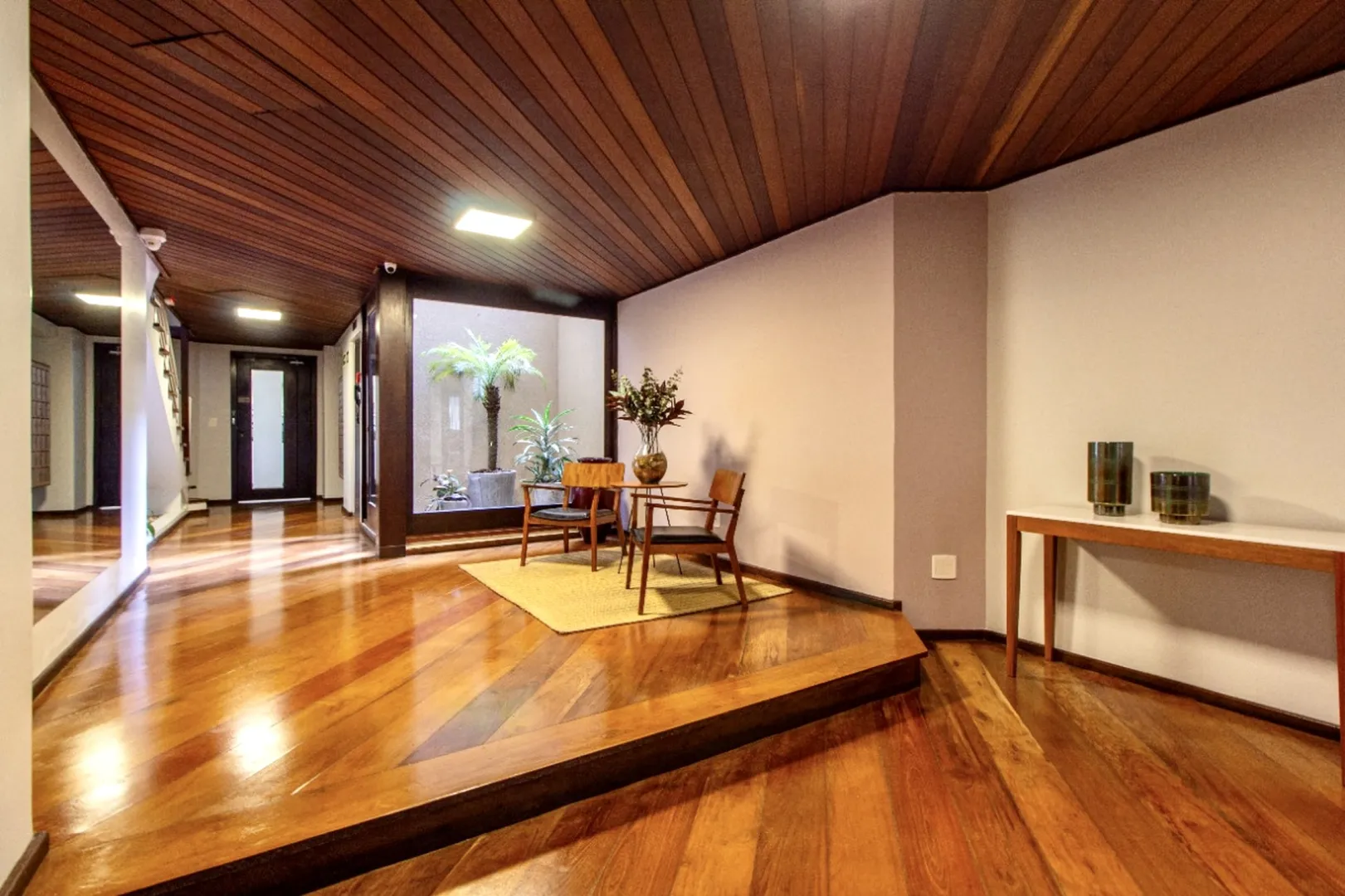 R$ 450.000 - APARTAMENTO - 58M2 - 2 DORM - SACADA - BANHEIRO - 1 VAGA Rua São Luís Porto Alegre - 