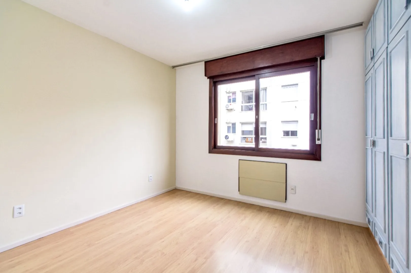 R$ 450.000 - APARTAMENTO - 58M2 - 2 DORM - SACADA - BANHEIRO - 1 VAGA Rua São Luís Porto Alegre - 