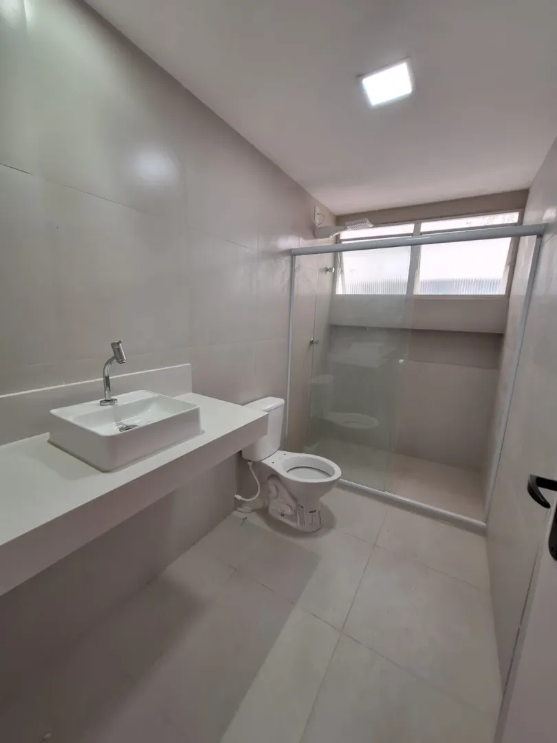 APARTAMENTO 3 QUARTOS SU&Iacute;TE NASCENTE DEPEND&Ecirc;NCIA GARAGEM ELEVADOR PORT 24h VENDA NA GRA&Ccedil;A! Rua Oito de Dezembro Salvador - 