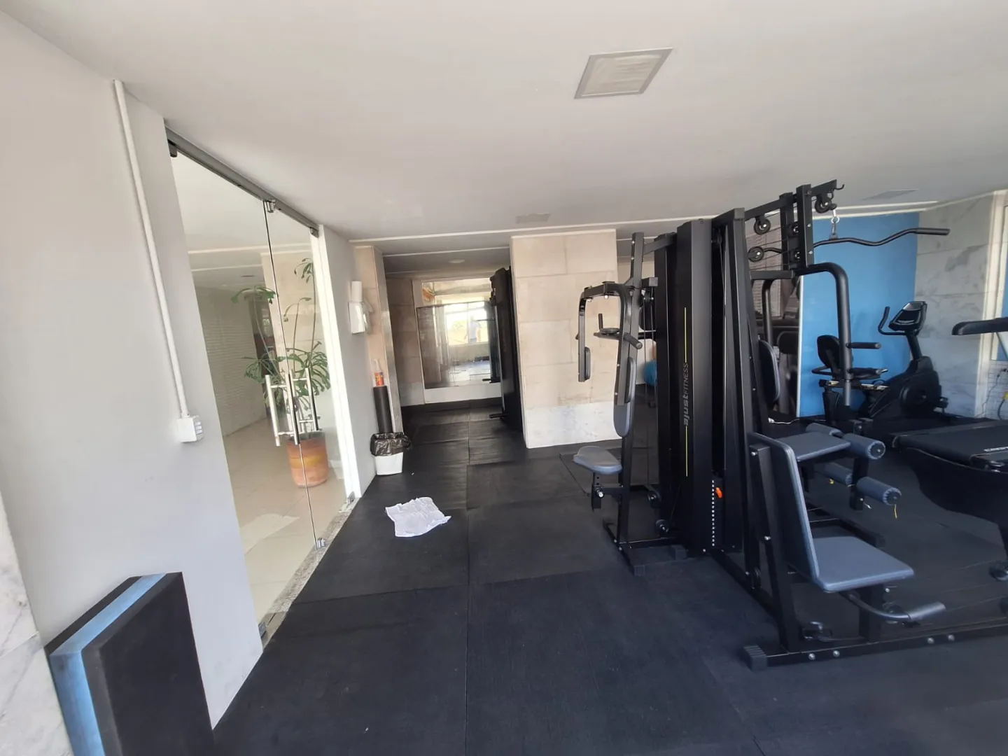APARTAMENTO 3 QUARTOS SU&Iacute;TE NASCENTE DEPEND&Ecirc;NCIA GARAGEM ELEVADOR PORT 24h VENDA NA GRA&Ccedil;A! Rua Oito de Dezembro Salvador - 