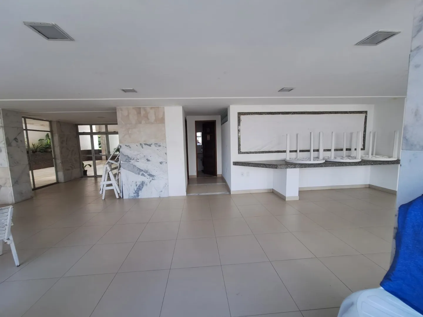 APARTAMENTO 3 QUARTOS SU&Iacute;TE NASCENTE DEPEND&Ecirc;NCIA GARAGEM ELEVADOR PORT 24h VENDA NA GRA&Ccedil;A! Rua Oito de Dezembro Salvador - 
