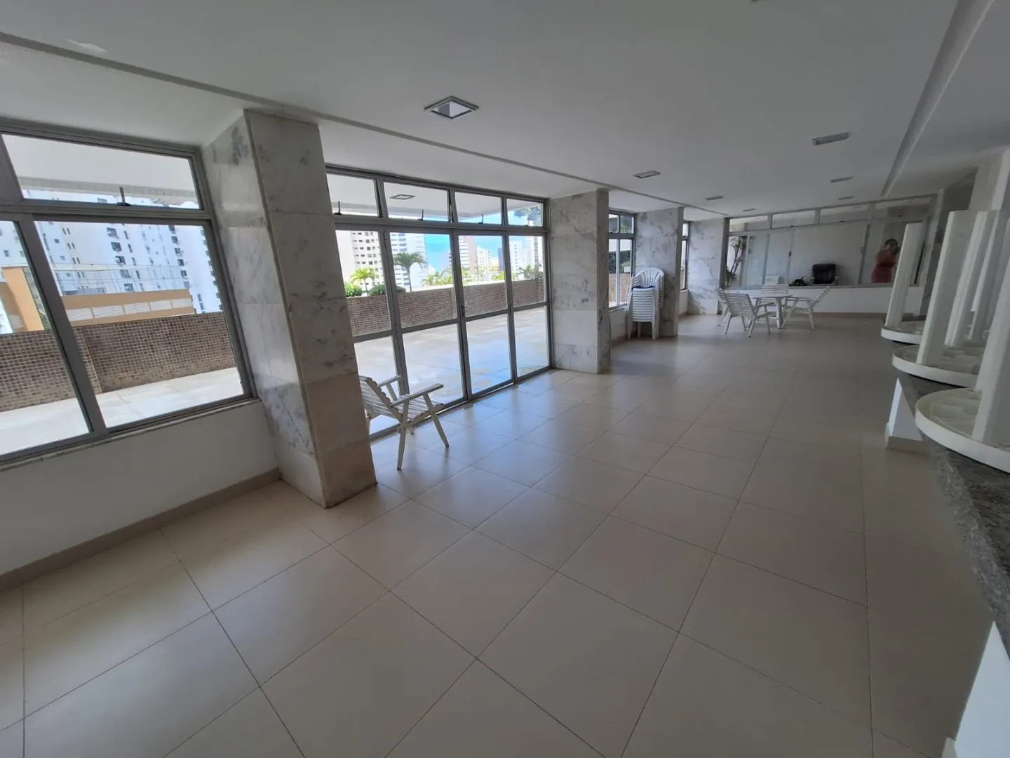 APARTAMENTO 3 QUARTOS SU&Iacute;TE NASCENTE DEPEND&Ecirc;NCIA GARAGEM ELEVADOR PORT 24h VENDA NA GRA&Ccedil;A! Rua Oito de Dezembro Salvador - 