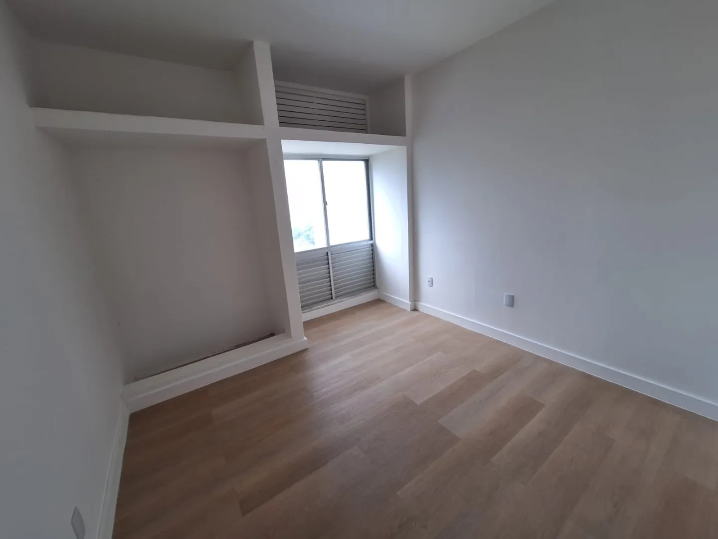 APARTAMENTO 3 QUARTOS SU&Iacute;TE NASCENTE DEPEND&Ecirc;NCIA GARAGEM ELEVADOR PORT 24h VENDA NA GRA&Ccedil;A! Rua Oito de Dezembro Salvador - 
