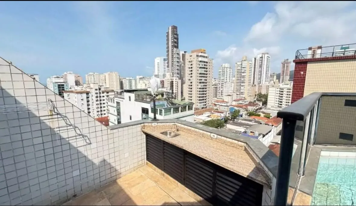 Cobertura Duplex - 112m&sup2; &uacute;teis, na Pomp&eacute;ia em um dos bairros mais desejados de Santos/SP!  Santos - 