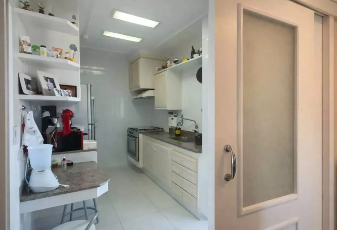 Cobertura Duplex - 112m&sup2; &uacute;teis, na Pomp&eacute;ia em um dos bairros mais desejados de Santos/SP!  Santos - 