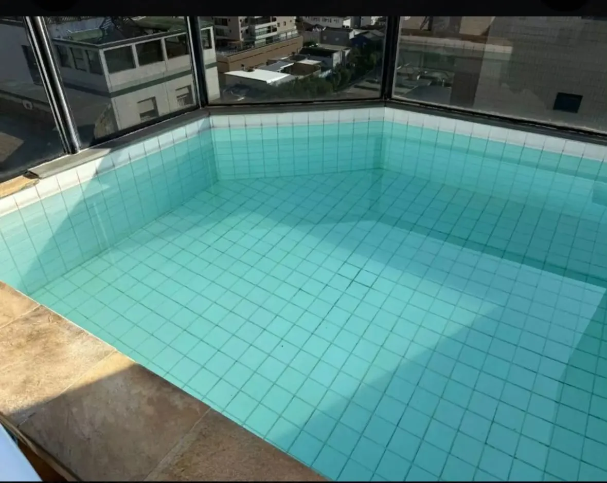 Cobertura Duplex - 112m&sup2; &uacute;teis, na Pomp&eacute;ia em um dos bairros mais desejados de Santos/SP!  Santos - 