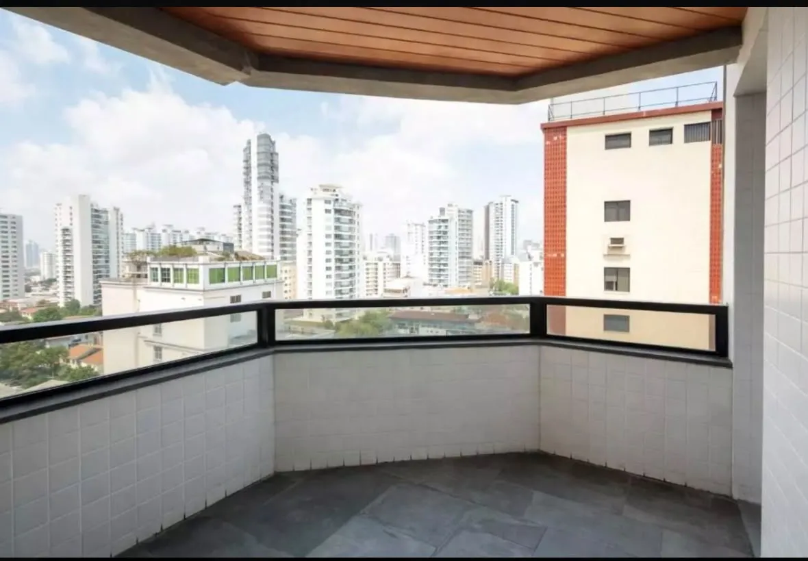 Cobertura Duplex - 112m&sup2; &uacute;teis, na Pomp&eacute;ia em um dos bairros mais desejados de Santos/SP!  Santos - 
