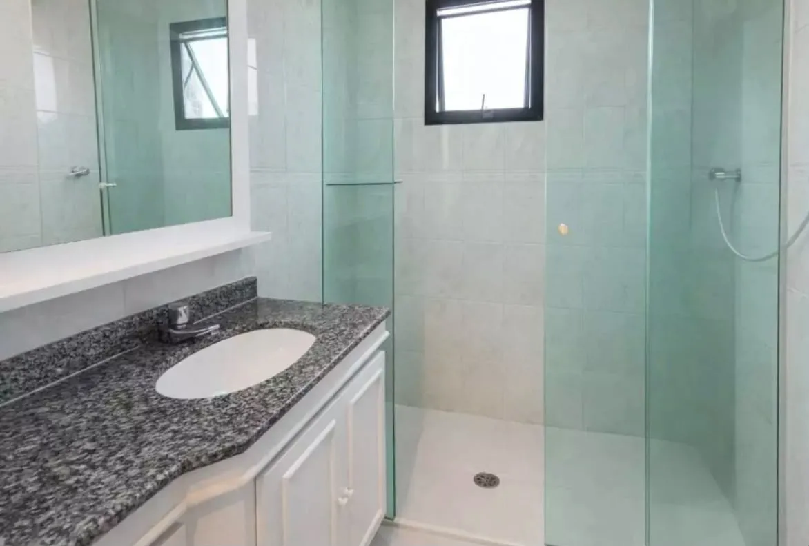 Cobertura Duplex - 112m&sup2; &uacute;teis, na Pomp&eacute;ia em um dos bairros mais desejados de Santos/SP!  Santos - 