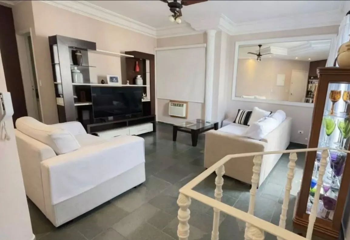Cobertura Duplex - 112m&sup2; &uacute;teis, na Pomp&eacute;ia em um dos bairros mais desejados de Santos/SP!  Santos - 
