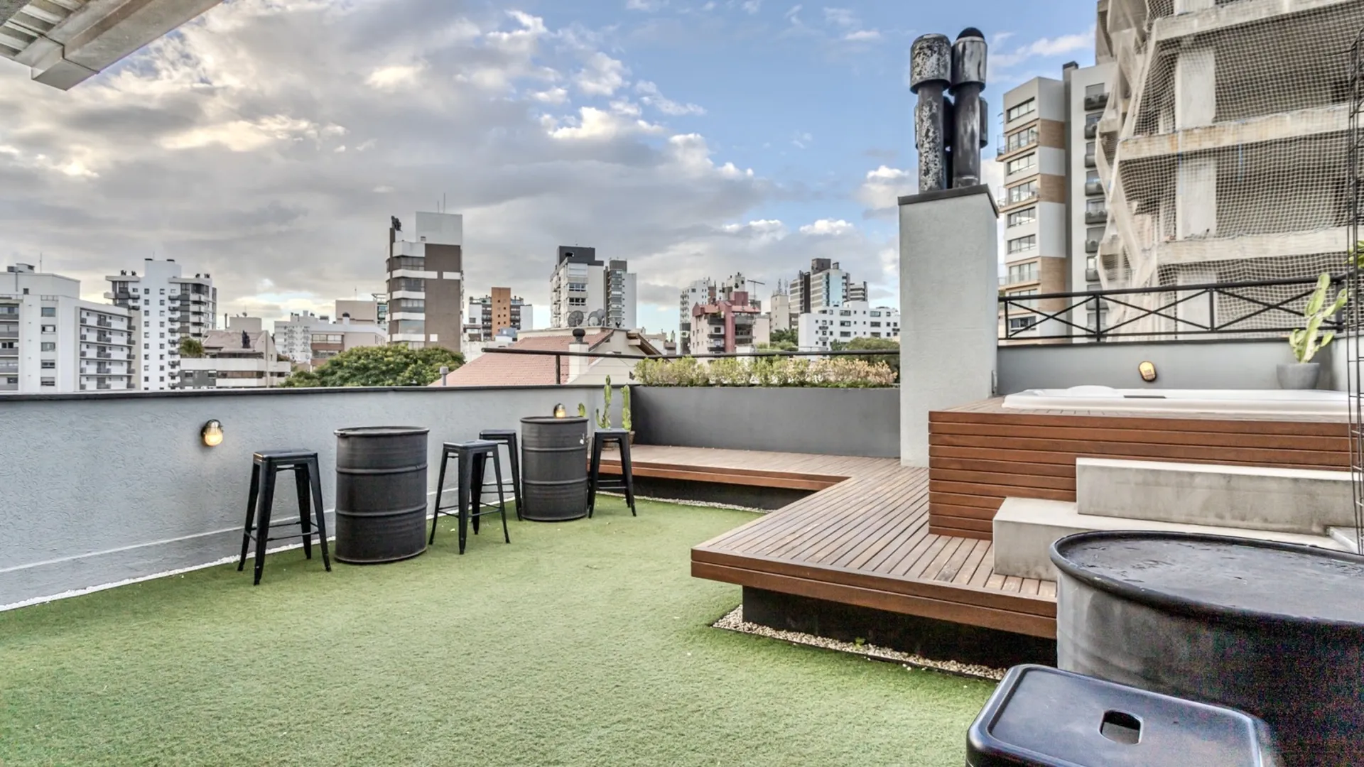R$ 1.345.000 - MARAVILHOSA COBERTURA DUPLEX - 151M2 - 2 DORM - SU&Iacute;TE - VISTA - 2 VAGAS Avenida Montenegro Porto Alegre - 