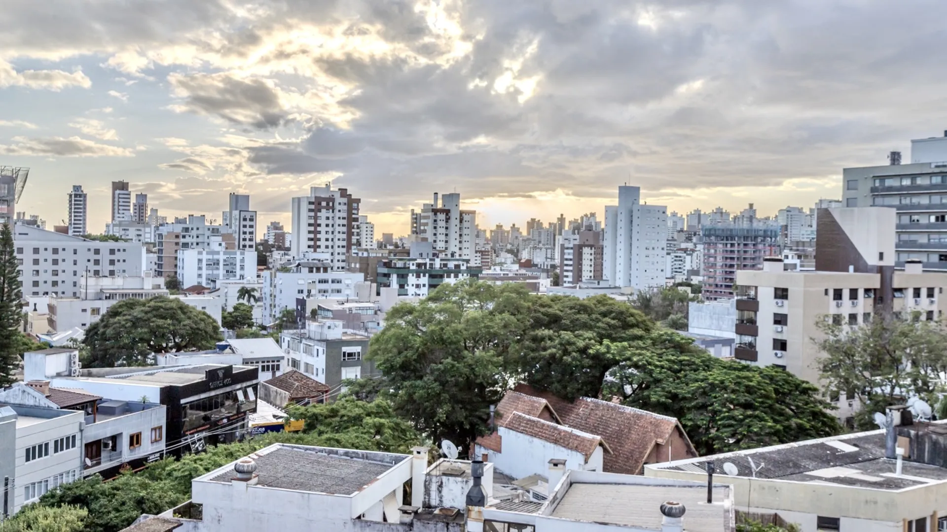 R$ 1.345.000 - MARAVILHOSA COBERTURA DUPLEX - 151M2 - 2 DORM - SU&Iacute;TE - VISTA - 2 VAGAS Avenida Montenegro Porto Alegre - 
