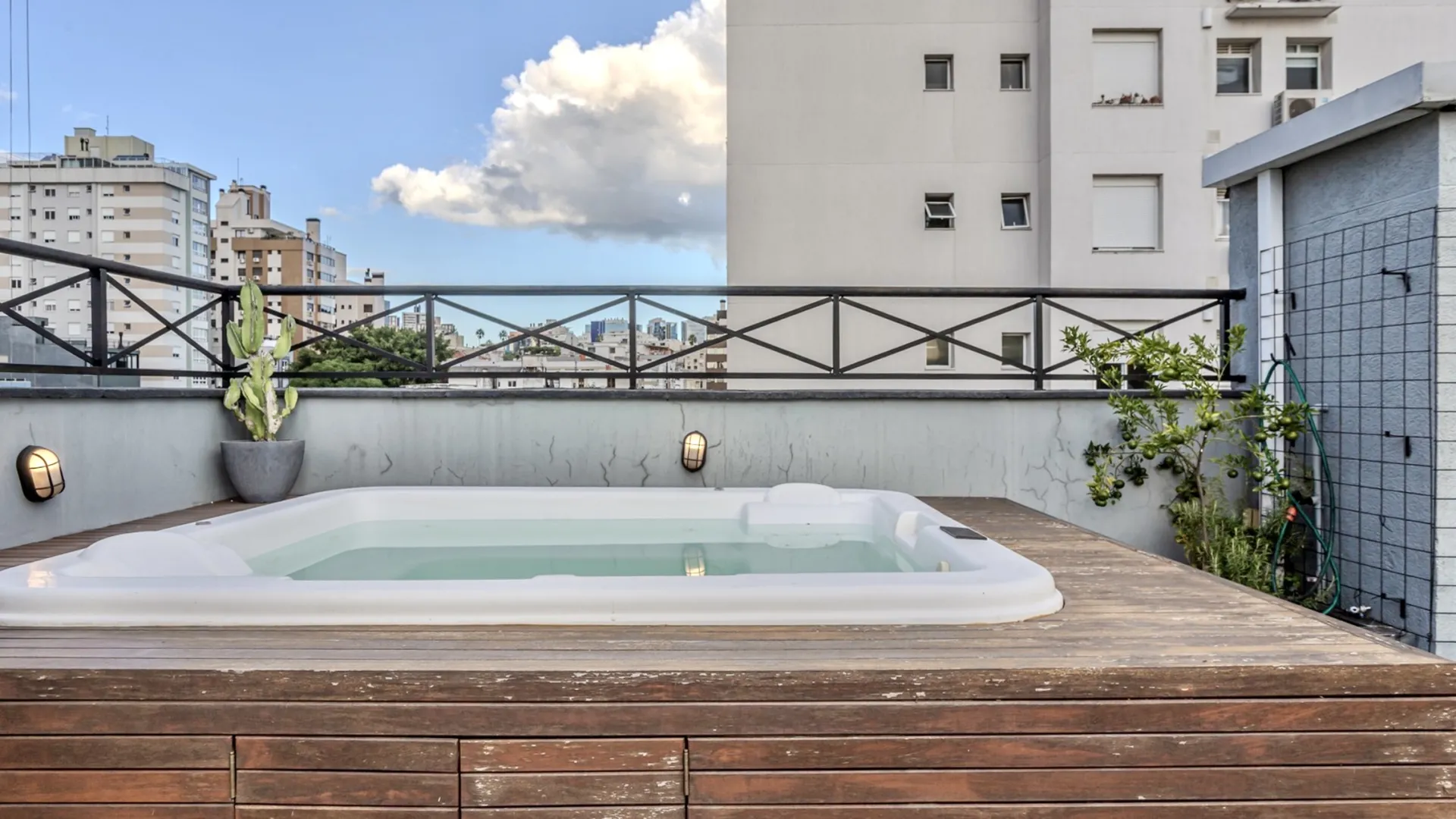 R$ 1.345.000 - MARAVILHOSA COBERTURA DUPLEX - 151M2 - 2 DORM - SU&Iacute;TE - VISTA - 2 VAGAS Avenida Montenegro Porto Alegre - 