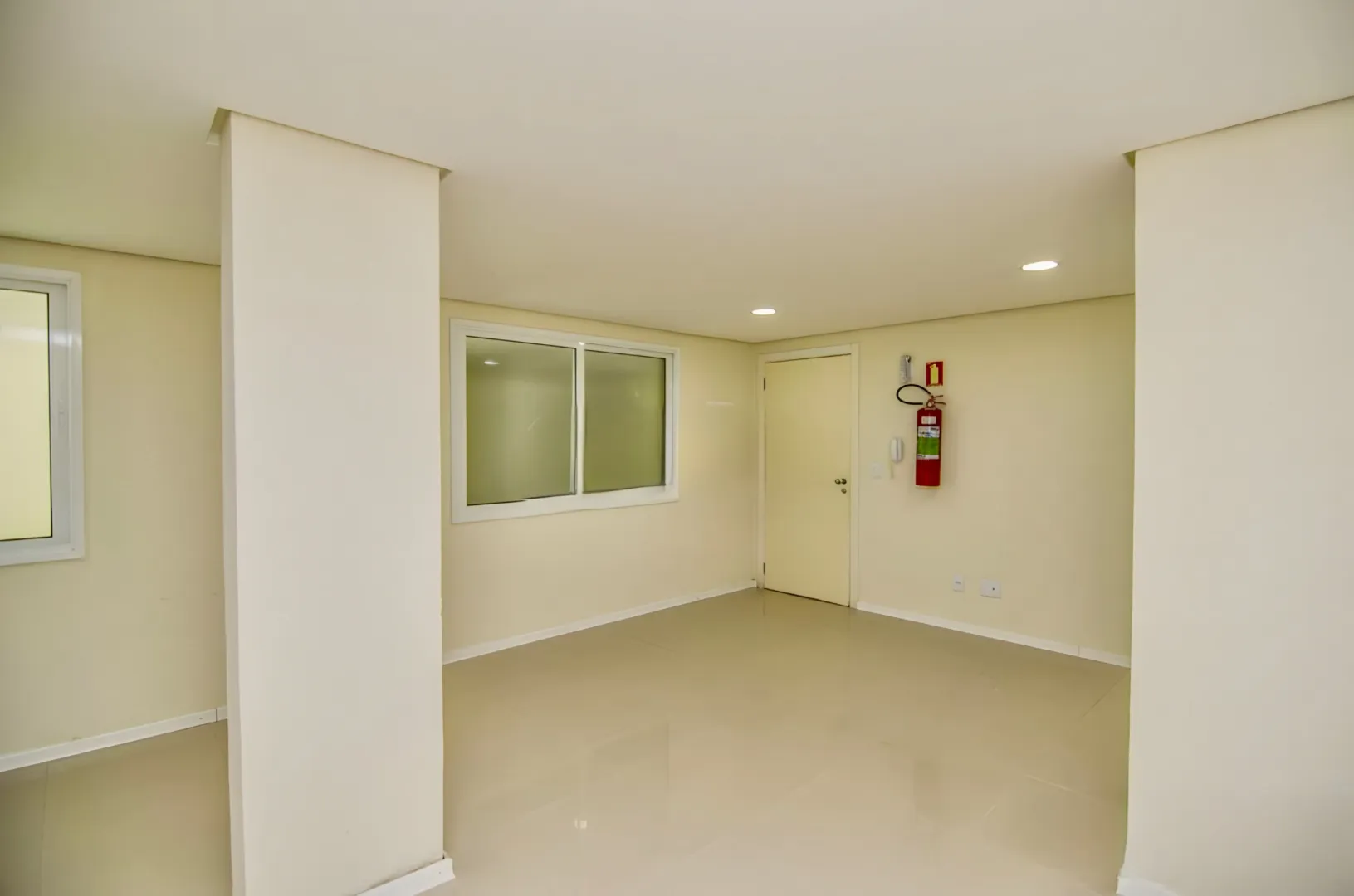 R$ 1.345.000 - MARAVILHOSA COBERTURA DUPLEX - 151M2 - 2 DORM - SU&Iacute;TE - VISTA - 2 VAGAS Avenida Montenegro Porto Alegre - 