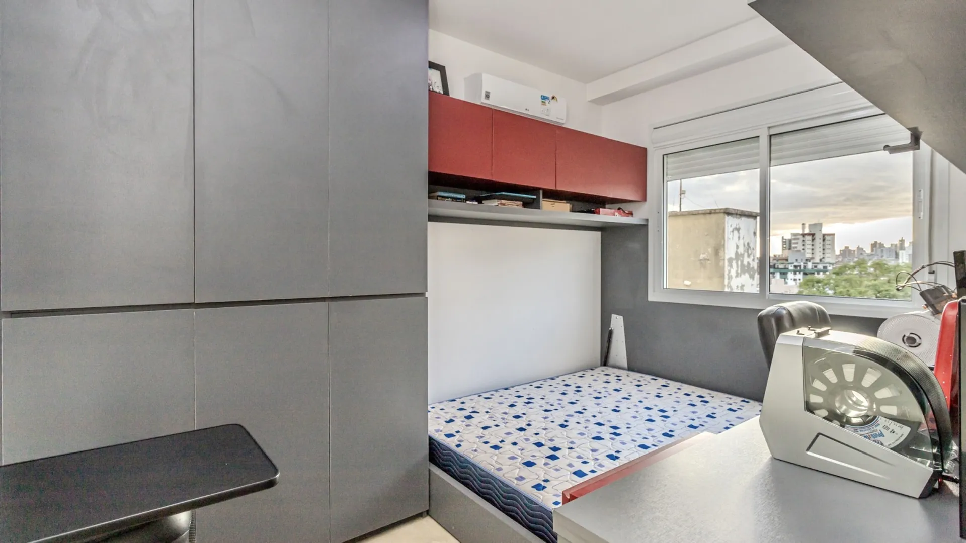 R$ 1.345.000 - MARAVILHOSA COBERTURA DUPLEX - 151M2 - 2 DORM - SU&Iacute;TE - VISTA - 2 VAGAS Avenida Montenegro Porto Alegre - 