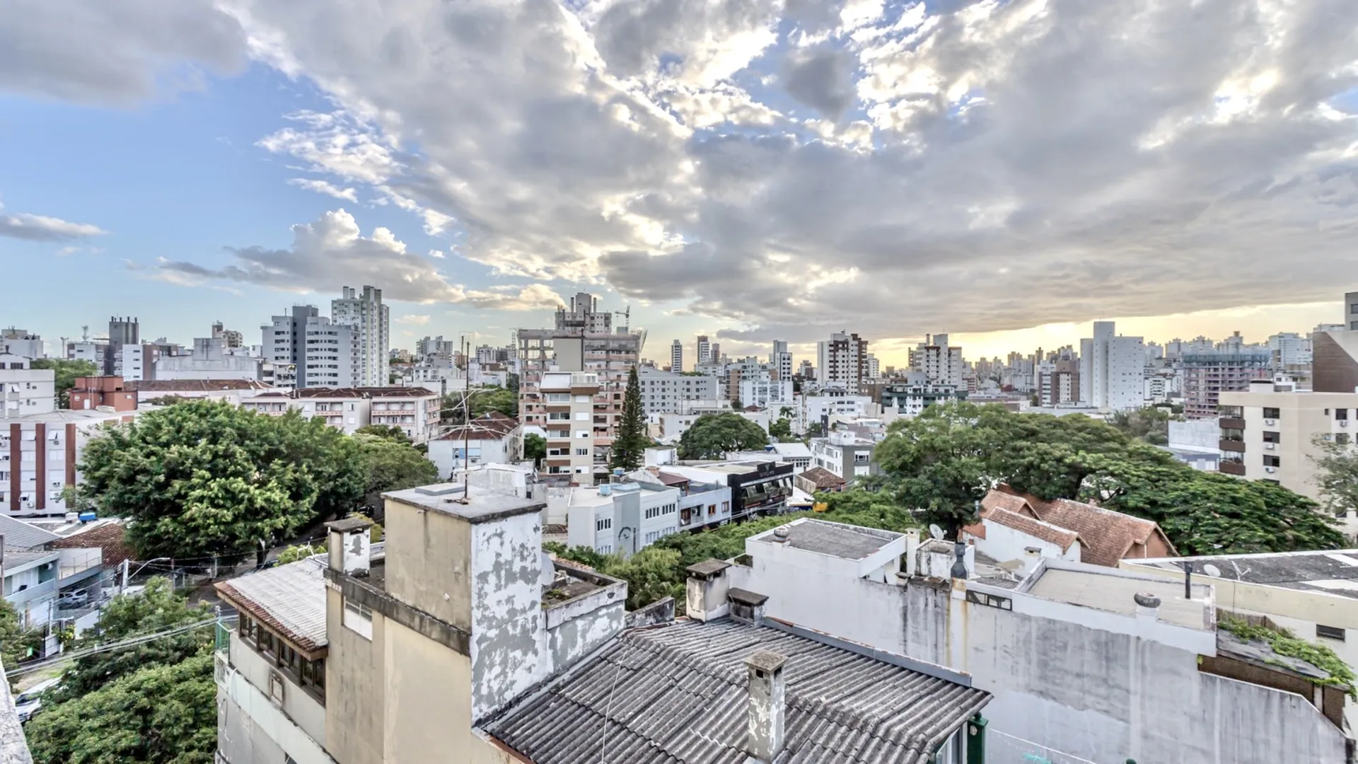 R$ 1.345.000 - MARAVILHOSA COBERTURA DUPLEX - 151M2 - 2 DORM - SU&Iacute;TE - VISTA - 2 VAGAS Avenida Montenegro Porto Alegre - 