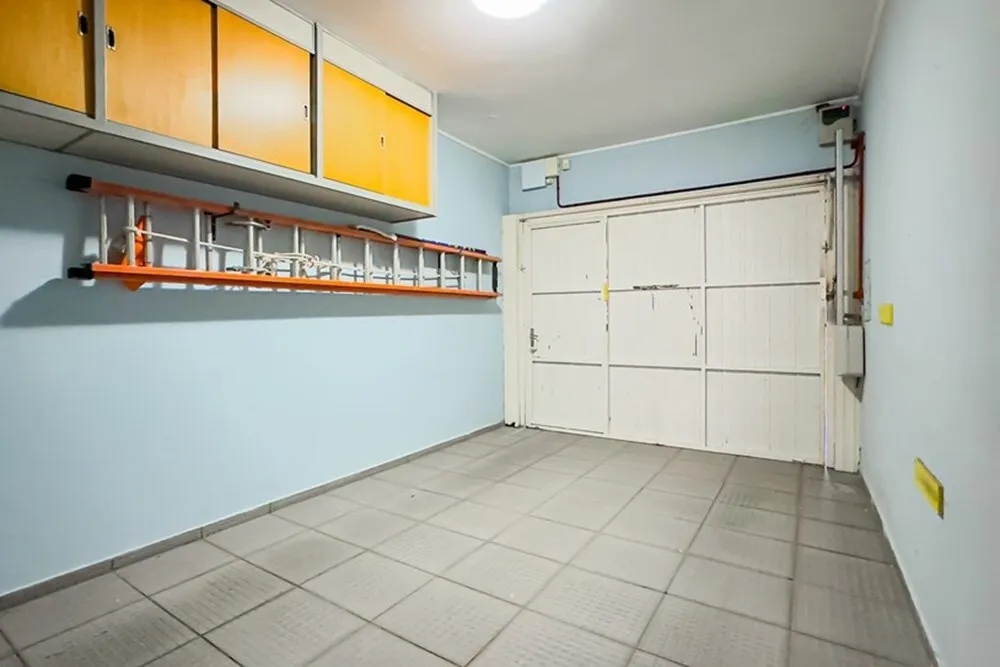 R$ 830.000 - RARIDADE - BEL&Iacute;SSIMA CASA - 233M2 - 4 DORM - 3 BANHEIROS - 2 VAGAS Rua Pedro Waine Porto Alegre - 
