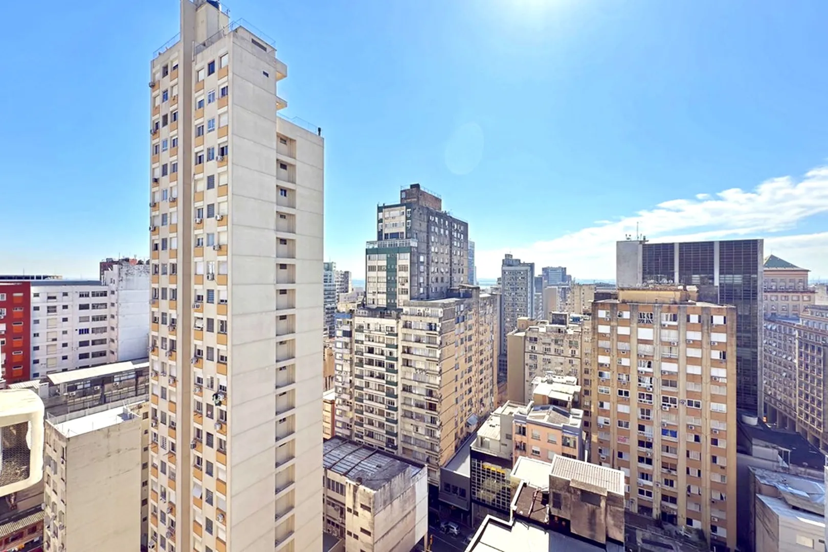 R$ 495.000 - &Oacute;TIMO APARTAMENTO - MOBILIADO - ANDAR ALTO - VISTA - 99M2 - 3 DORM - 1 VAGA Rua Jerônimo Coelho Porto Alegre - 