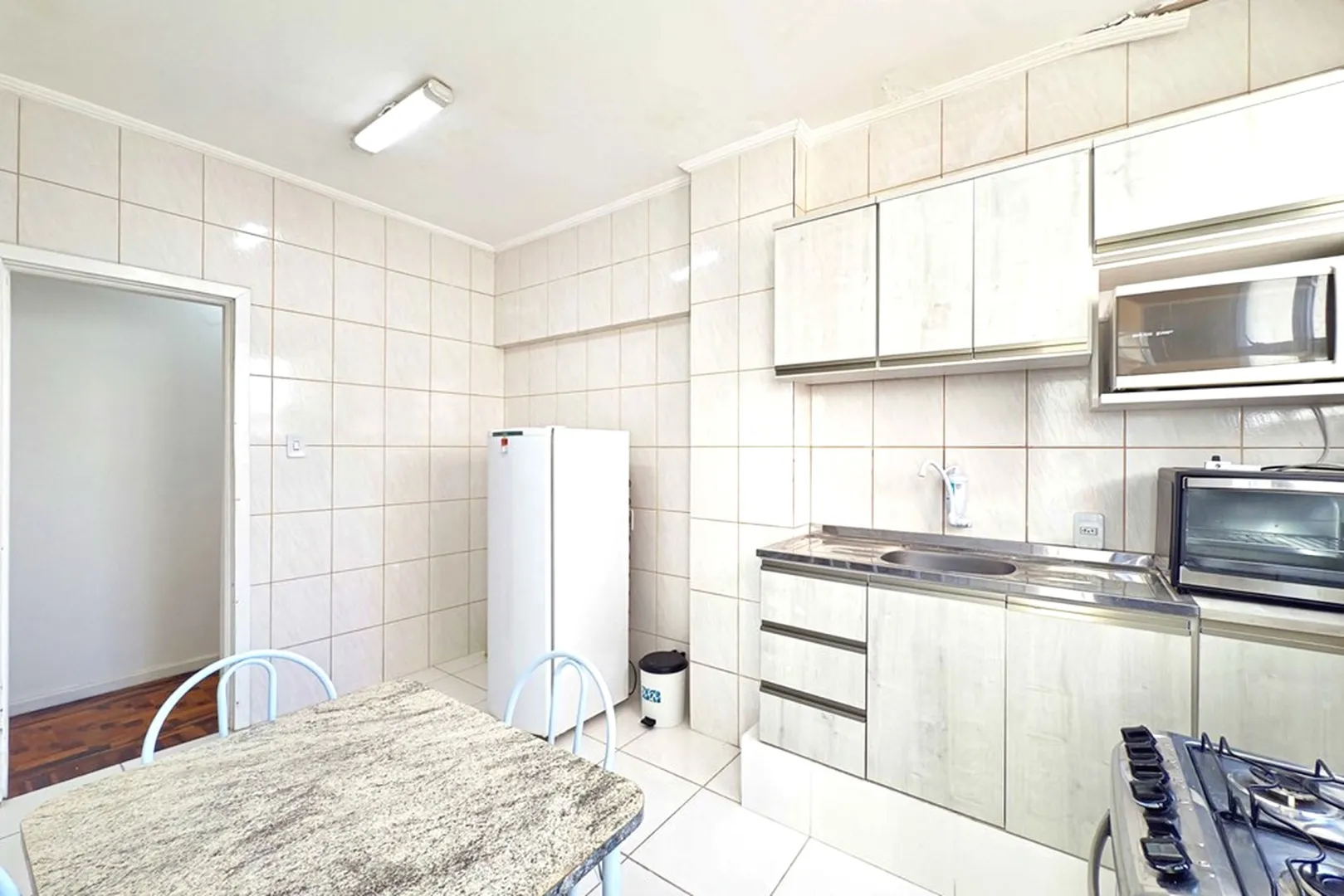 R$ 495.000 - &Oacute;TIMO APARTAMENTO - MOBILIADO - ANDAR ALTO - VISTA - 99M2 - 3 DORM - 1 VAGA Rua Jerônimo Coelho Porto Alegre - 