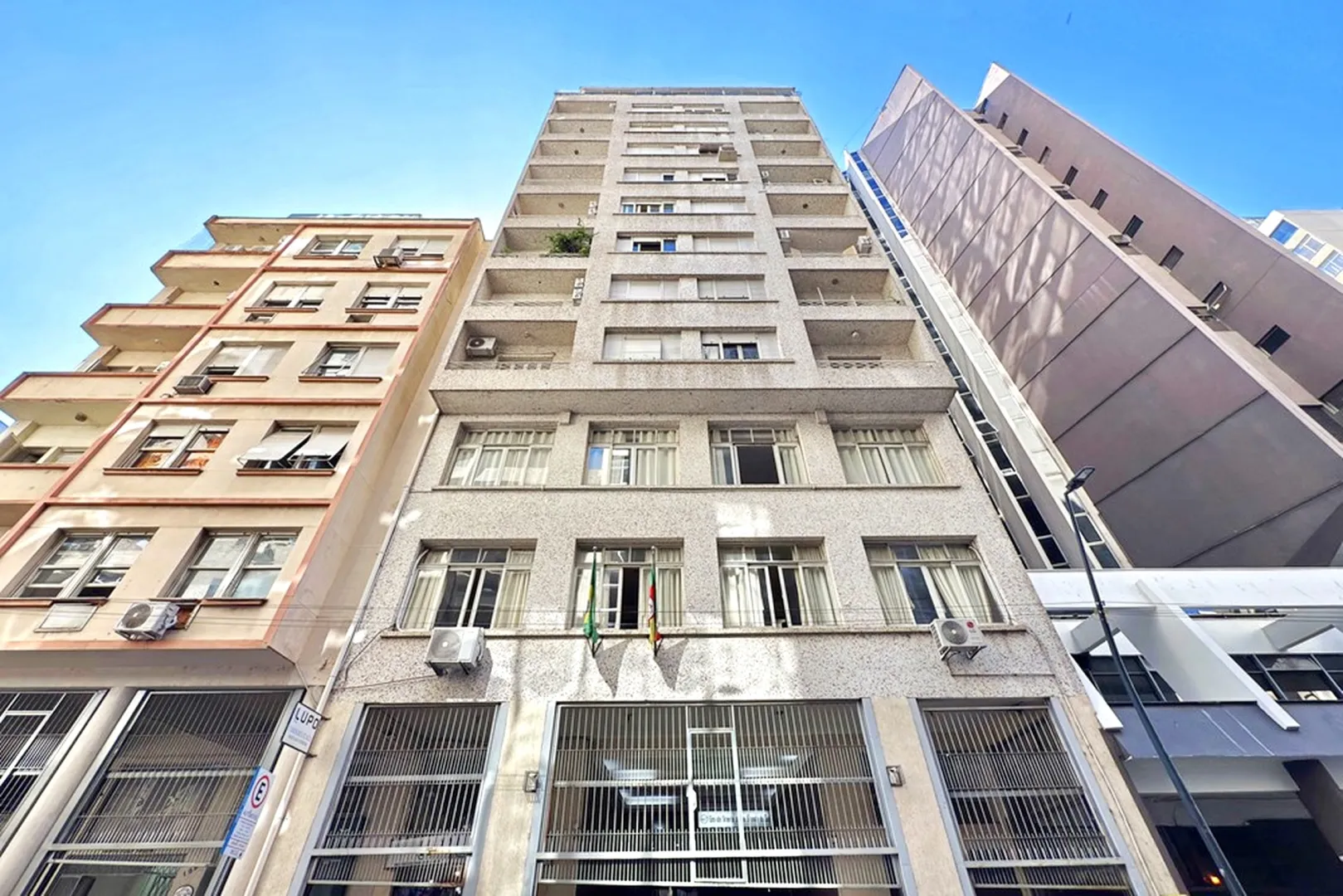 R$ 495.000 - &Oacute;TIMO APARTAMENTO - MOBILIADO - ANDAR ALTO - VISTA - 99M2 - 3 DORM - 1 VAGA Rua Jerônimo Coelho Porto Alegre - 