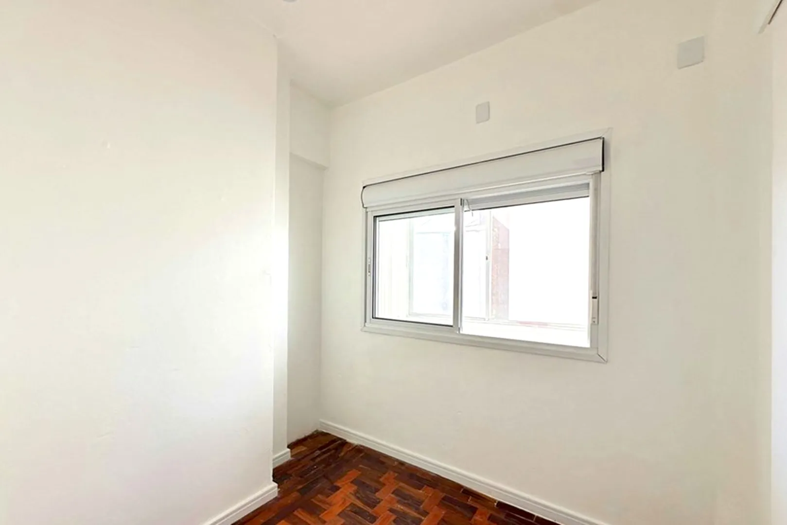 R$ 495.000 - &Oacute;TIMO APARTAMENTO - MOBILIADO - ANDAR ALTO - VISTA - 99M2 - 3 DORM - 1 VAGA Rua Jerônimo Coelho Porto Alegre - 