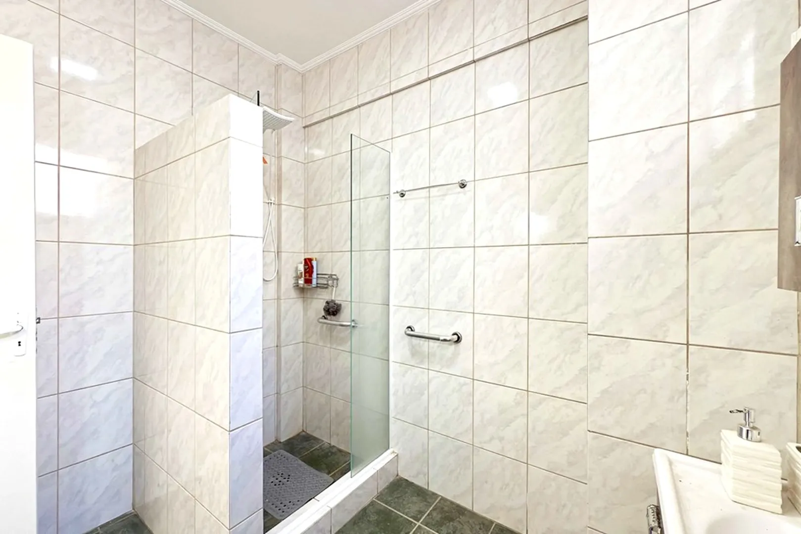 R$ 495.000 - &Oacute;TIMO APARTAMENTO - MOBILIADO - ANDAR ALTO - VISTA - 99M2 - 3 DORM - 1 VAGA Rua Jerônimo Coelho Porto Alegre - 