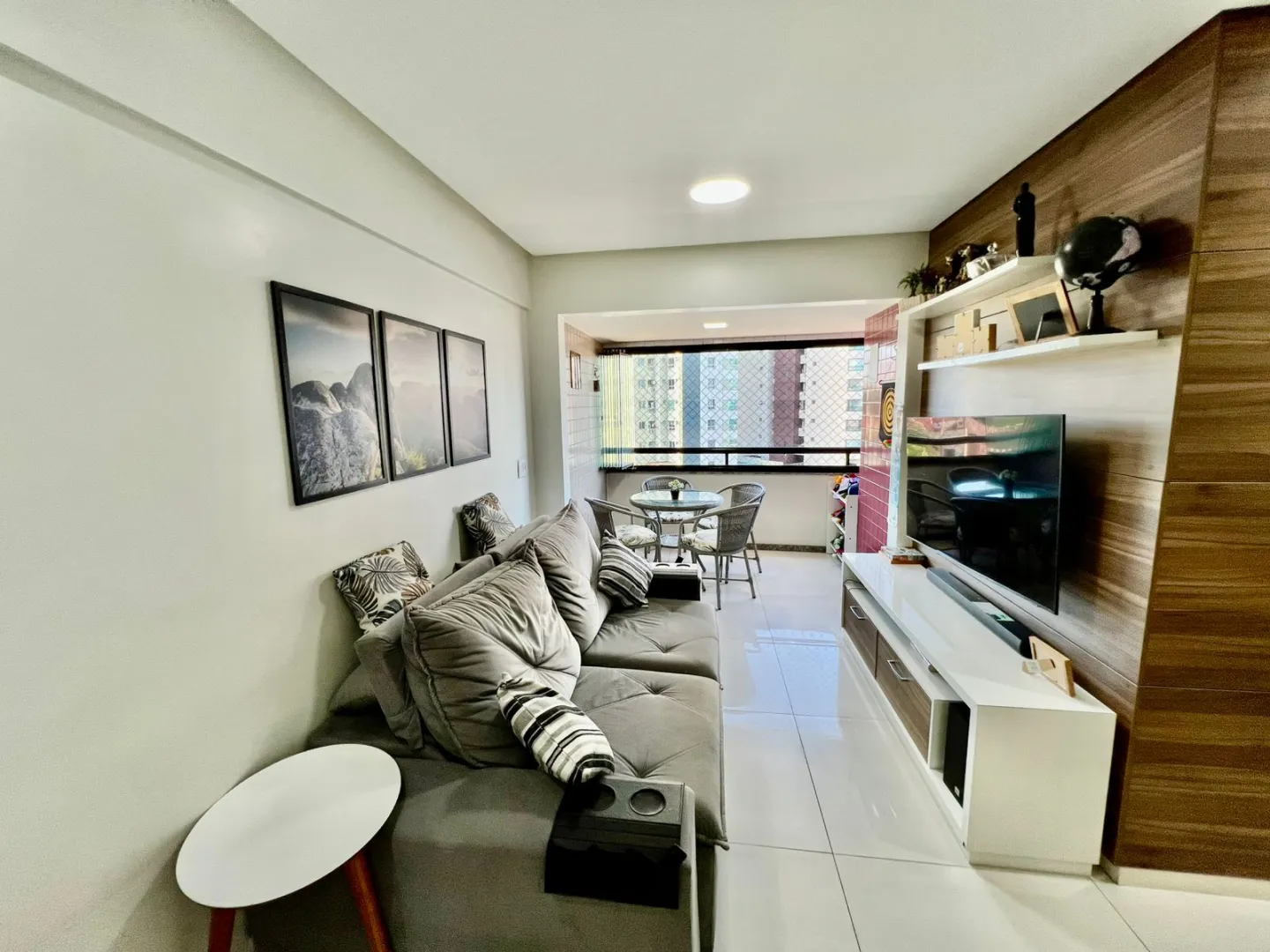 APARTAMENTO 2 QUARTOS SU&Iacute;TE VARANDA GARAGEM PISCINA ACADEMIA &Agrave; VENDA EM PITUA&Ccedil;U Avenida Professor Pinto de Aguiar Salvador - 