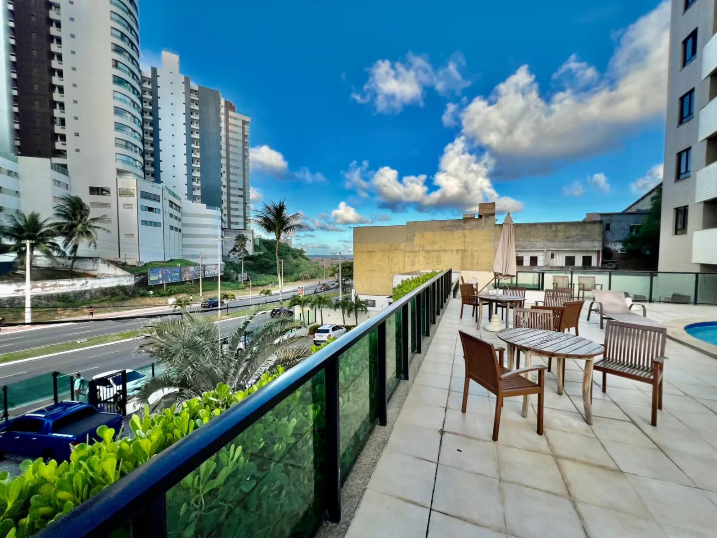 APARTAMENTO 2 QUARTOS SU&Iacute;TE VARANDA GARAGEM PISCINA ACADEMIA &Agrave; VENDA EM PITUA&Ccedil;U Avenida Professor Pinto de Aguiar Salvador - 