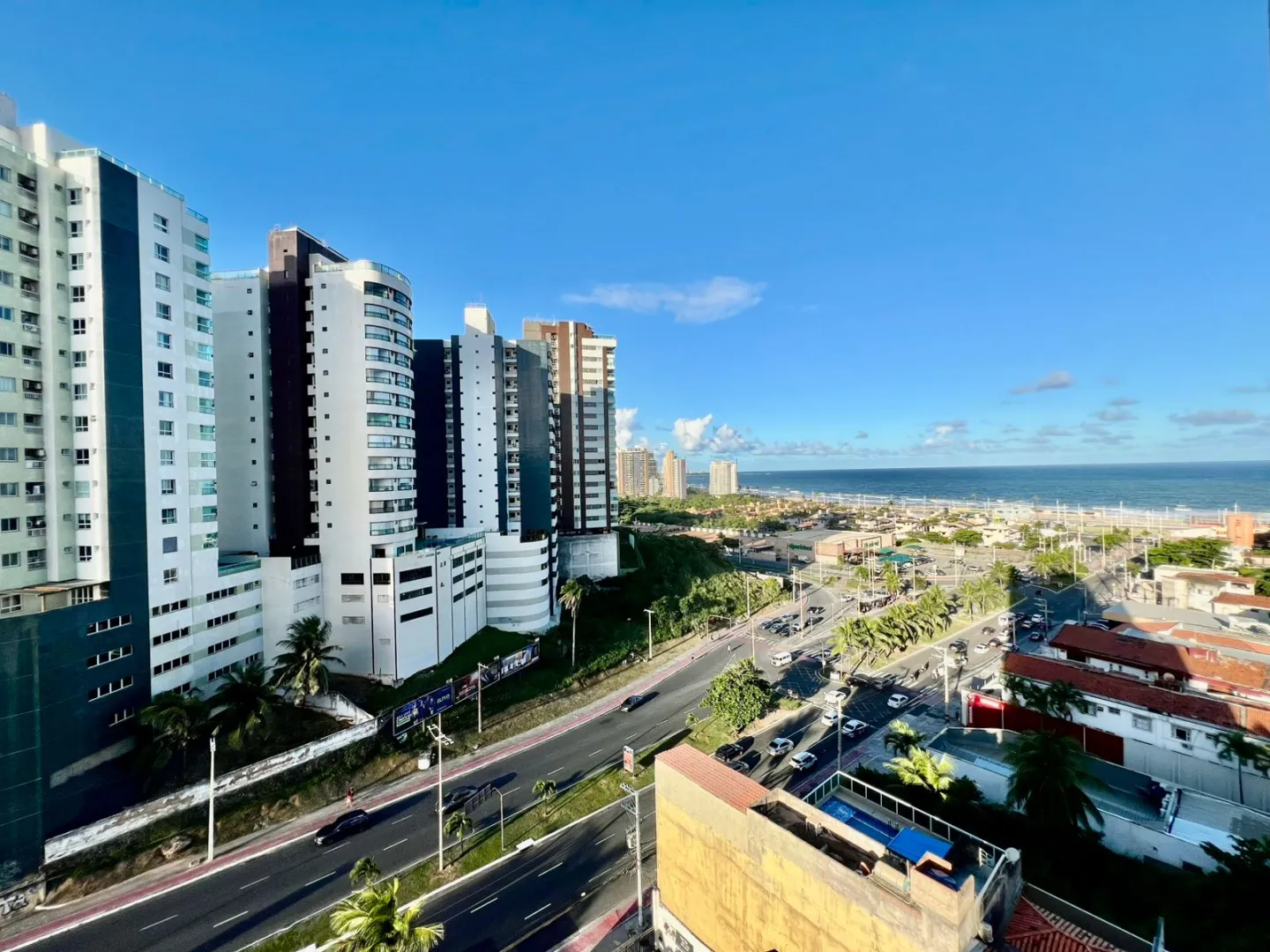APARTAMENTO 2 QUARTOS SU&Iacute;TE VARANDA GARAGEM PISCINA ACADEMIA &Agrave; VENDA EM PITUA&Ccedil;U Avenida Professor Pinto de Aguiar Salvador - 