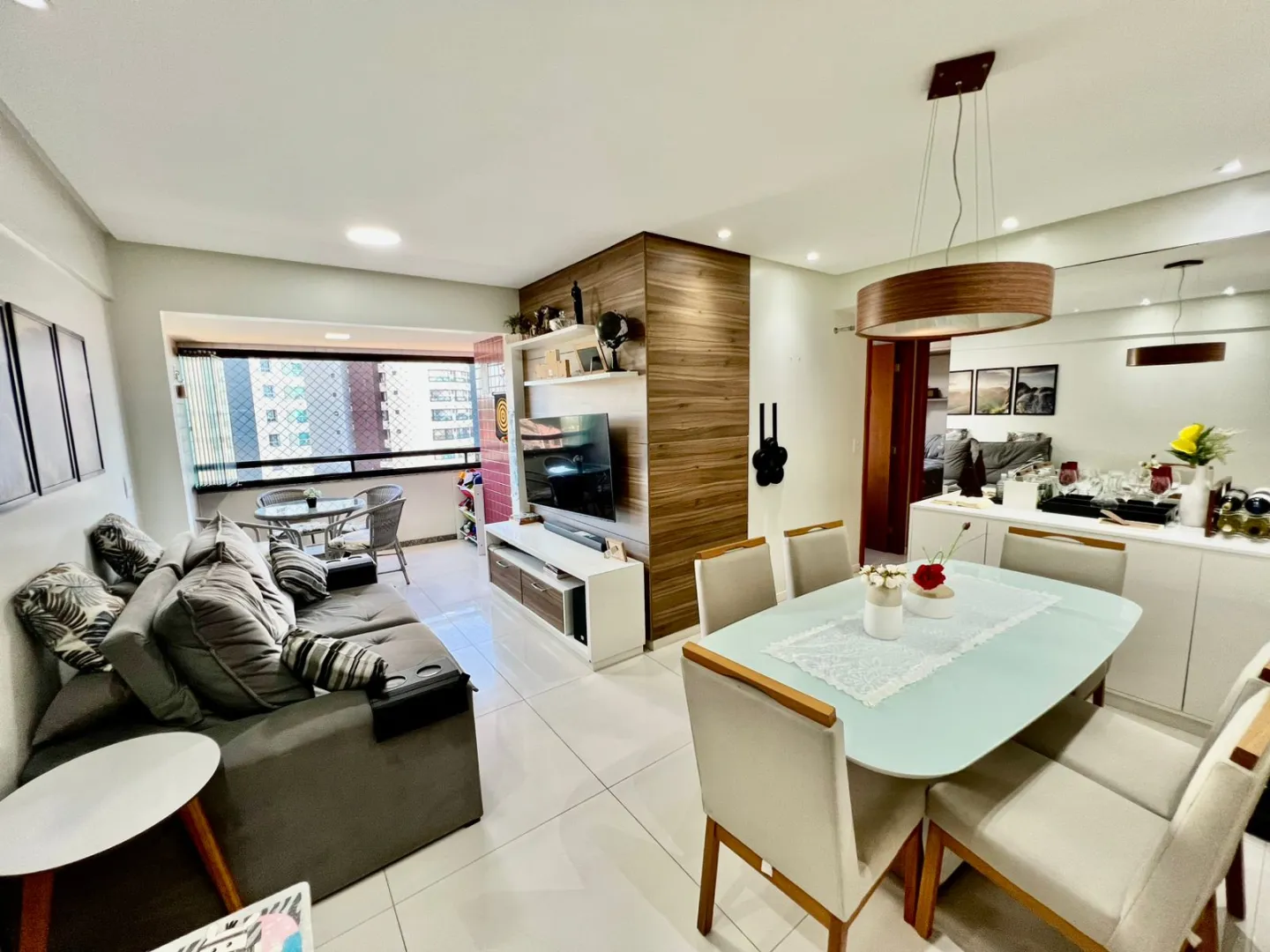 APARTAMENTO 2 QUARTOS SU&Iacute;TE VARANDA GARAGEM PISCINA ACADEMIA &Agrave; VENDA EM PITUA&Ccedil;U Avenida Professor Pinto de Aguiar Salvador - 