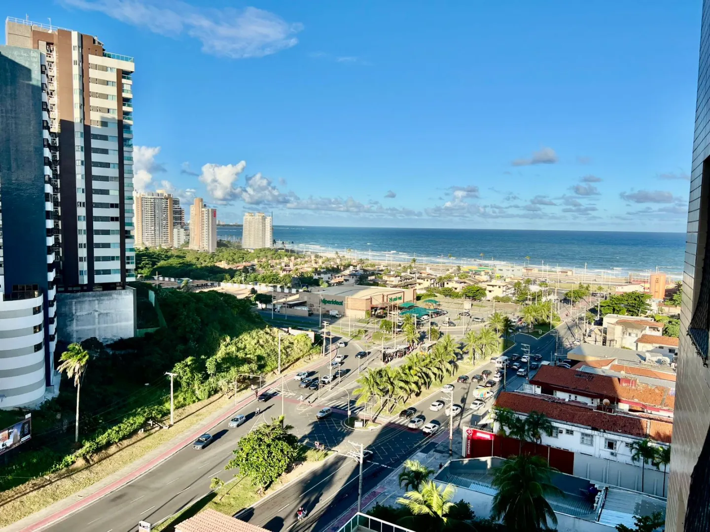 APARTAMENTO 2 QUARTOS SU&Iacute;TE VARANDA GARAGEM PISCINA ACADEMIA &Agrave; VENDA EM PITUA&Ccedil;U Avenida Professor Pinto de Aguiar Salvador - 
