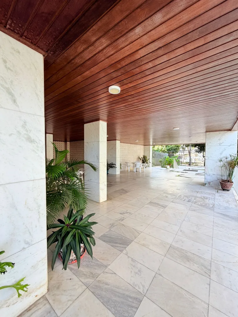 APARTAMENTO 3 QUARTOS 2 SUITES 2 GARAGENS ELEVADOR PORTARIA A VENDA JD APIPEMA ONDINA Rua Professor Sabino Silva Salvador - 
