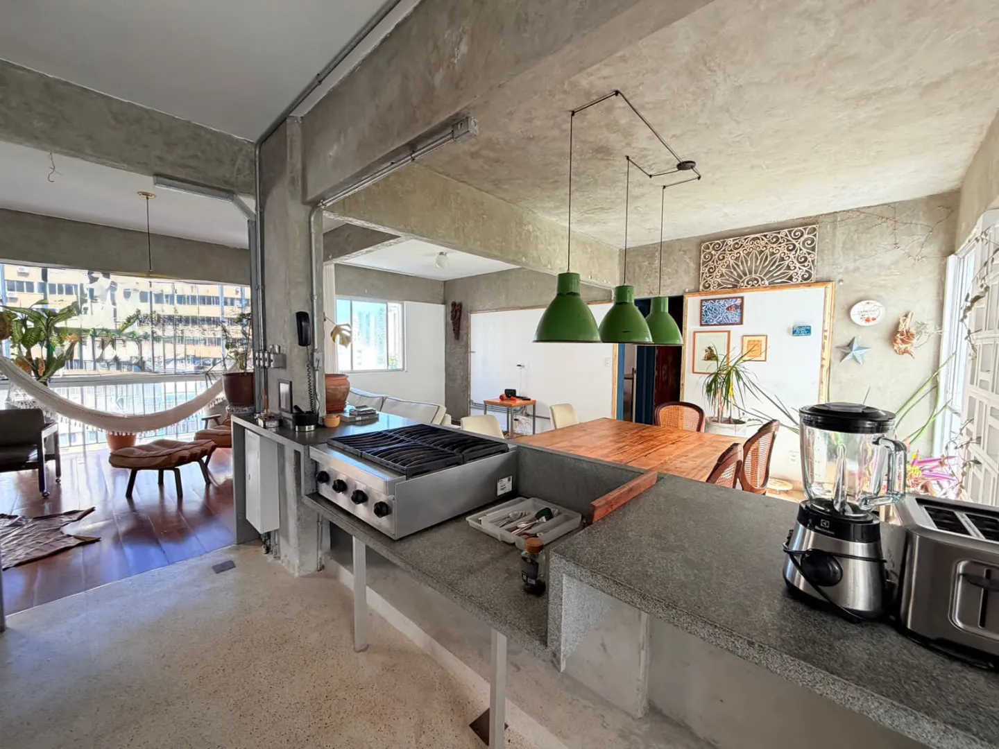 APARTAMENTO 3 QUARTOS 2 SUITES 2 GARAGENS ELEVADOR PORTARIA A VENDA JD APIPEMA ONDINA Rua Professor Sabino Silva Salvador - 