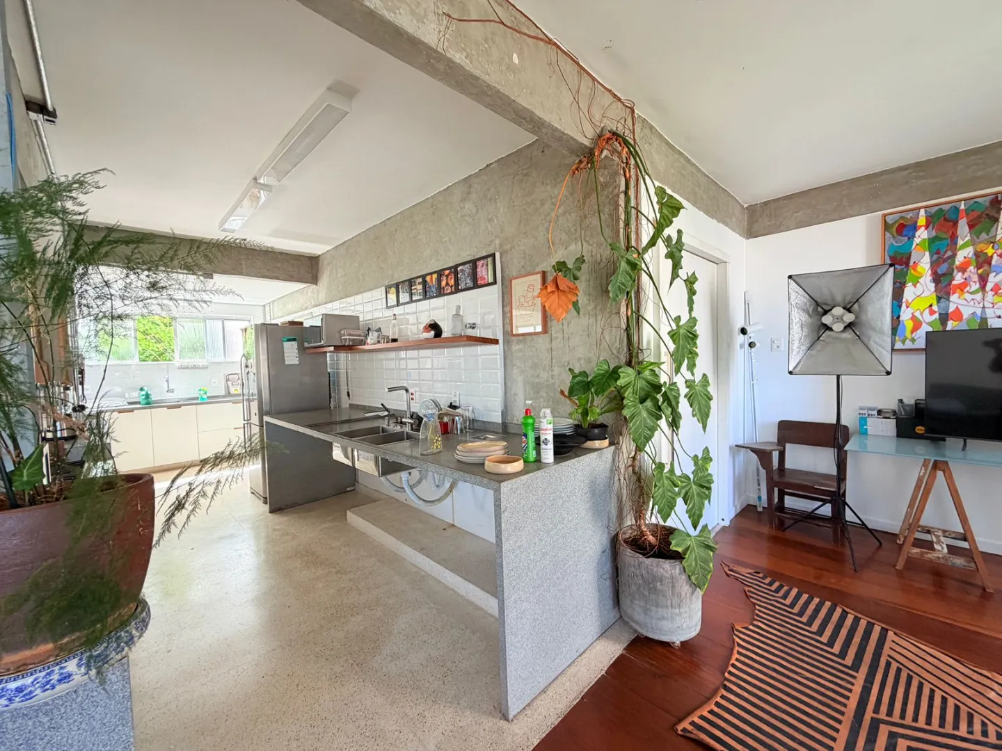 APARTAMENTO 3 QUARTOS 2 SUITES 2 GARAGENS ELEVADOR PORTARIA A VENDA JD APIPEMA ONDINA Rua Professor Sabino Silva Salvador - 