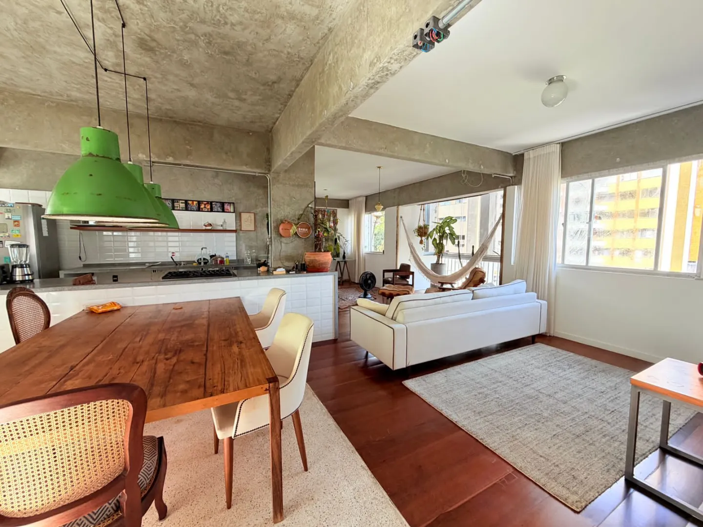 APARTAMENTO 3 QUARTOS 2 SUITES 2 GARAGENS ELEVADOR PORTARIA A VENDA JD APIPEMA ONDINA Rua Professor Sabino Silva Salvador - 