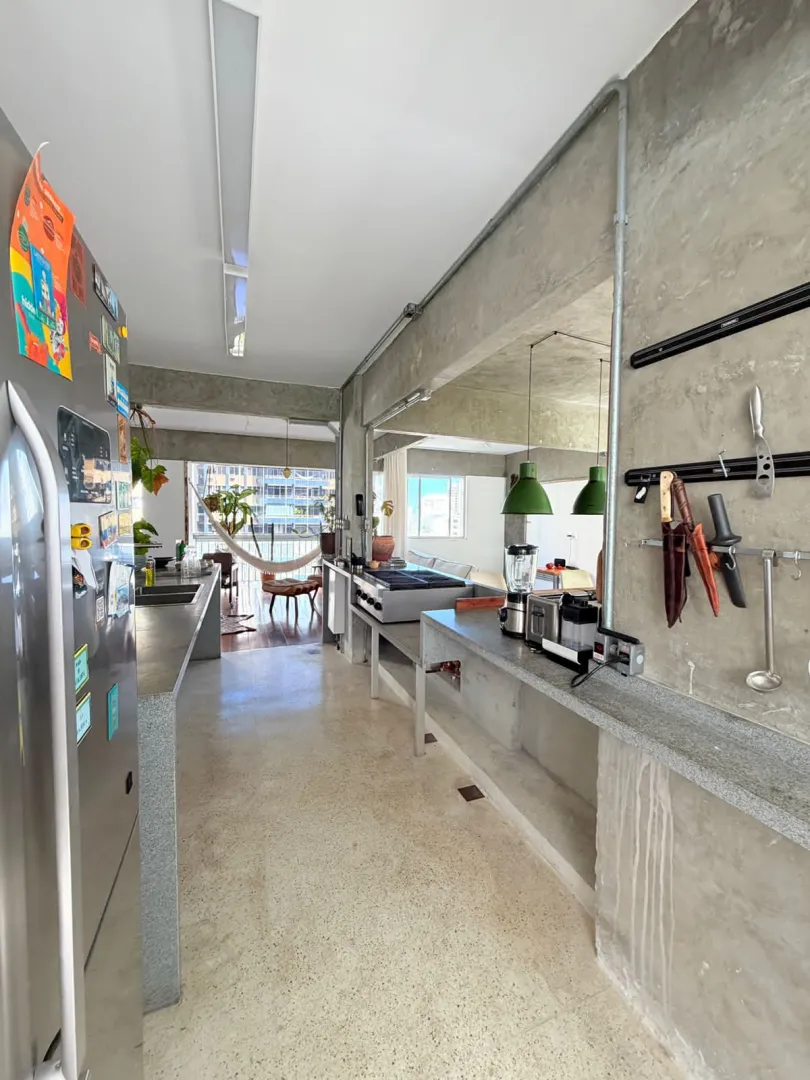 APARTAMENTO 3 QUARTOS 2 SUITES 2 GARAGENS ELEVADOR PORTARIA A VENDA JD APIPEMA ONDINA Rua Professor Sabino Silva Salvador - 