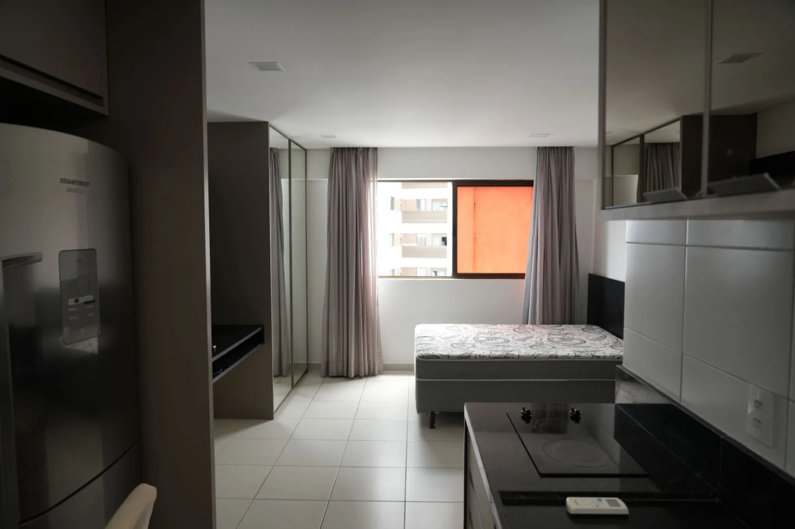 Flat para Alugar | Boa Viagem | 27m&sup2; | Mobiliado | Vista Mar | Moura Dubeux Rua Félix de Brito e Melo Recife - 