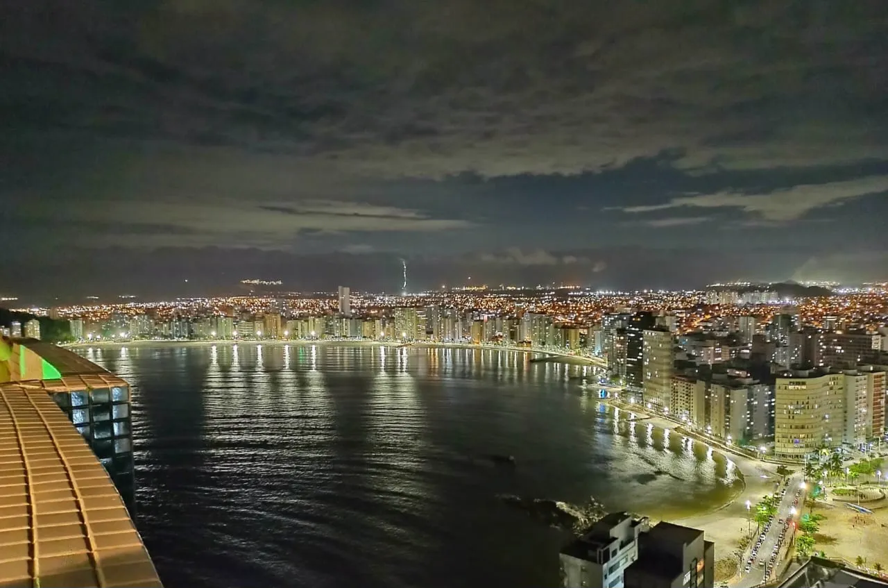 Seu Ref&uacute;gio Exclusivo com Vista Panor&acirc;mica para o Mar na Ilha Porchat ! Alameda 28 de Setembro São Vicente - 