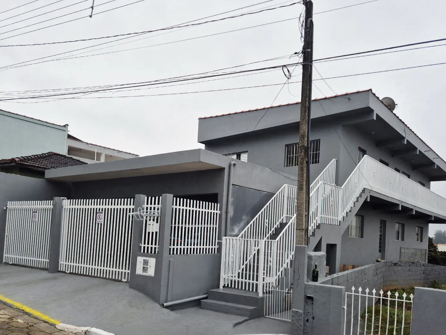 2 Casas e Terreno - B&deg; Santa B&aacute;rbara Rua Major Leôncio Martins Apiaí - 