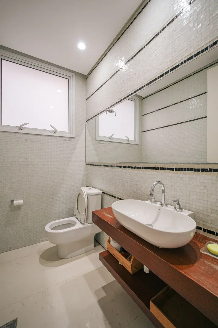 Resid&ecirc;ncia Exclusiva no Alphaville 6 com 598 m&sup2;, 5 Su&iacute;tes e Lazer Completo  Santana de Parnaíba - 
