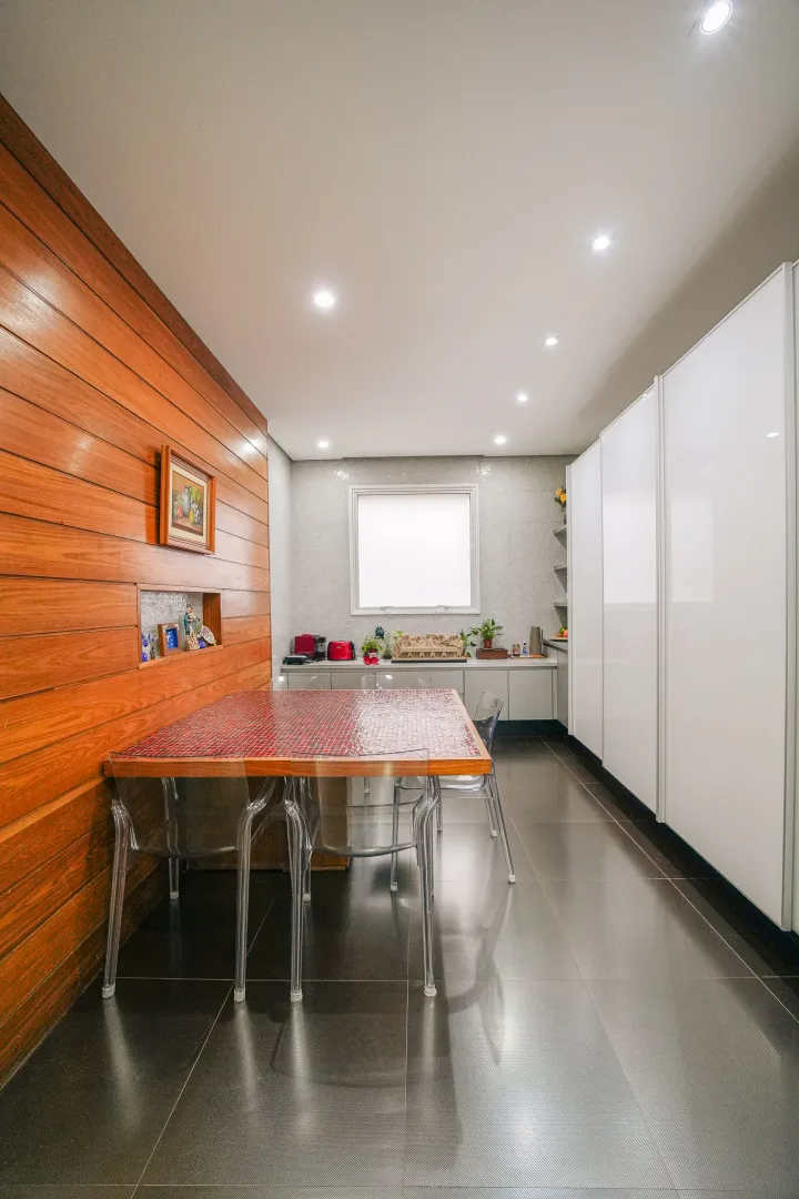 Resid&ecirc;ncia Exclusiva no Alphaville 6 com 598 m&sup2;, 5 Su&iacute;tes e Lazer Completo  Santana de Parnaíba - 