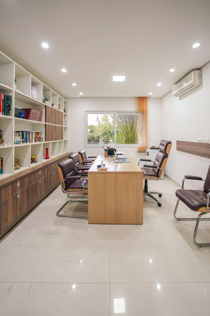 Resid&ecirc;ncia Exclusiva no Alphaville 6 com 598 m&sup2;, 5 Su&iacute;tes e Lazer Completo  Santana de Parnaíba - 