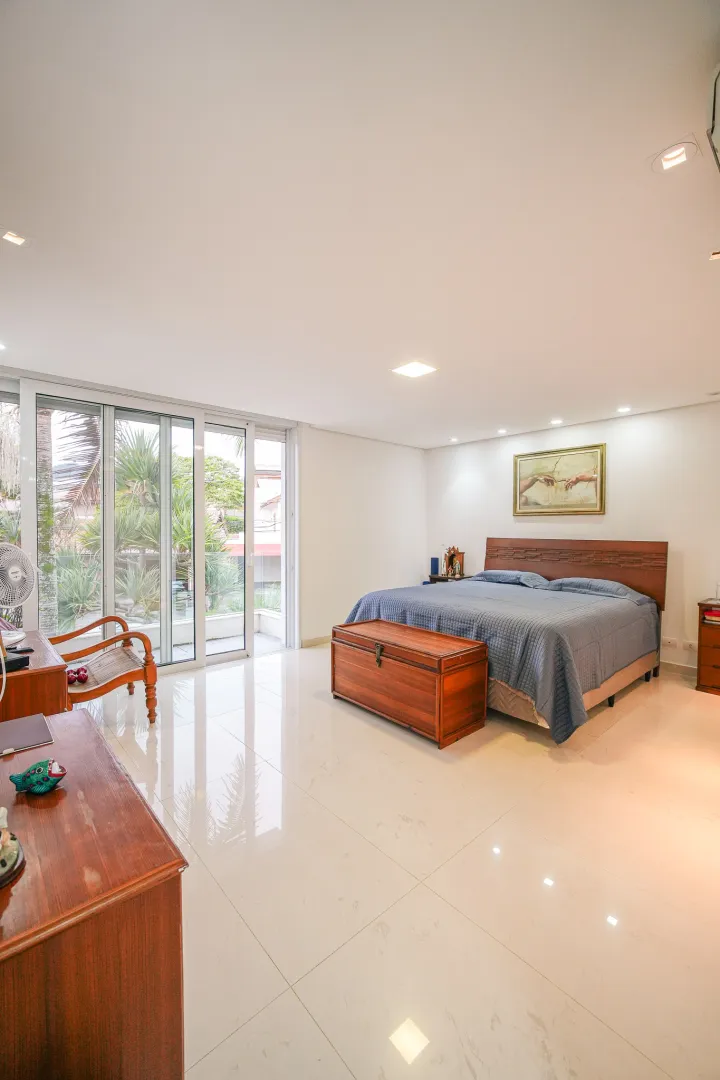 Resid&ecirc;ncia Exclusiva no Alphaville 6 com 598 m&sup2;, 5 Su&iacute;tes e Lazer Completo  Santana de Parnaíba - 