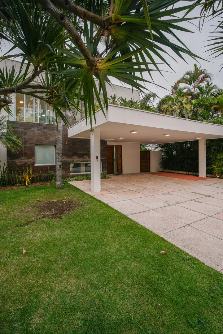Resid&ecirc;ncia Exclusiva no Alphaville 6 com 598 m&sup2;, 5 Su&iacute;tes e Lazer Completo  Santana de Parnaíba - 