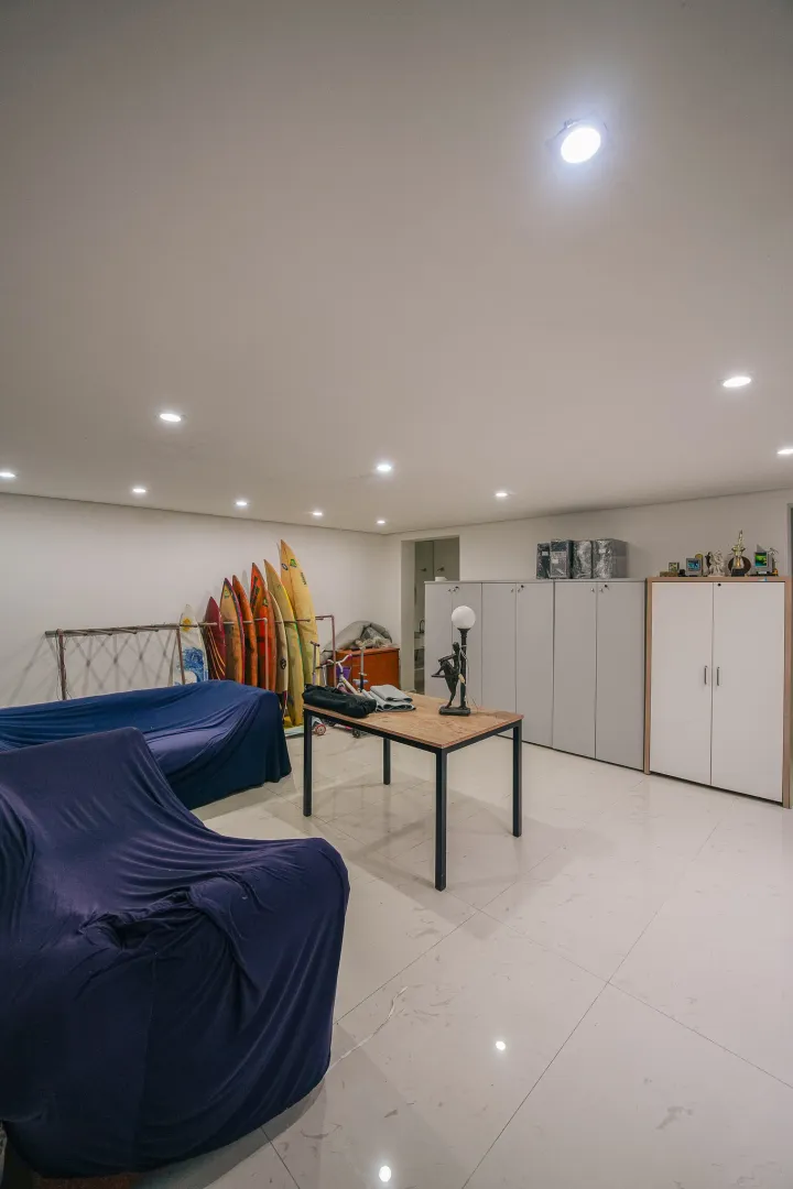 Resid&ecirc;ncia Exclusiva no Alphaville 6 com 598 m&sup2;, 5 Su&iacute;tes e Lazer Completo  Santana de Parnaíba - 