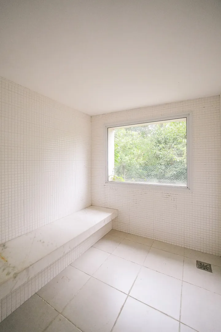 Resid&ecirc;ncia Exclusiva no Alphaville 6 com 598 m&sup2;, 5 Su&iacute;tes e Lazer Completo  Santana de Parnaíba - 