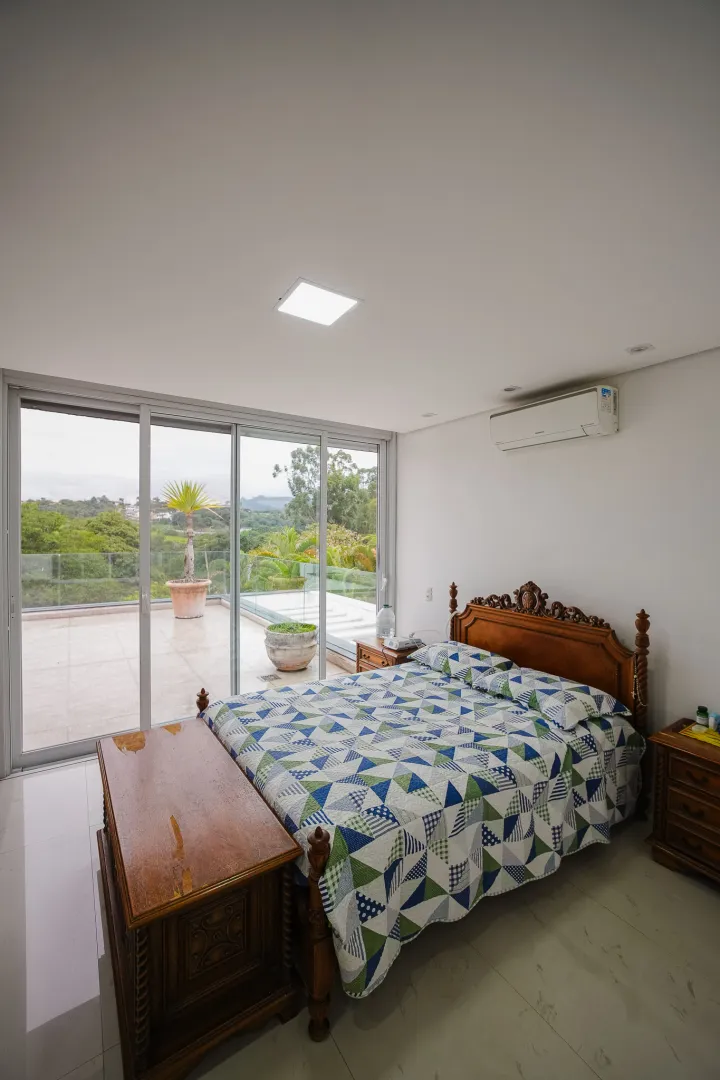 Resid&ecirc;ncia Exclusiva no Alphaville 6 com 598 m&sup2;, 5 Su&iacute;tes e Lazer Completo  Santana de Parnaíba - 
