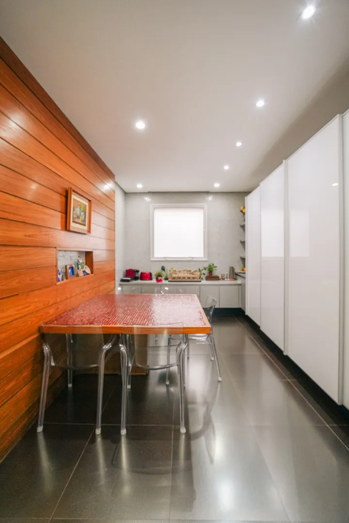 Resid&ecirc;ncia Exclusiva no Alphaville 6 com 598 m&sup2;, 5 Su&iacute;tes e Lazer Completo  Santana de Parnaíba - 