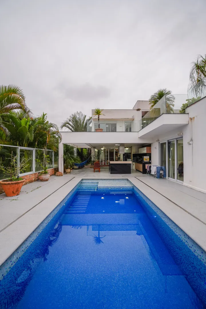 Resid&ecirc;ncia Exclusiva no Alphaville 6 com 598 m&sup2;, 5 Su&iacute;tes e Lazer Completo  Santana de Parnaíba - 